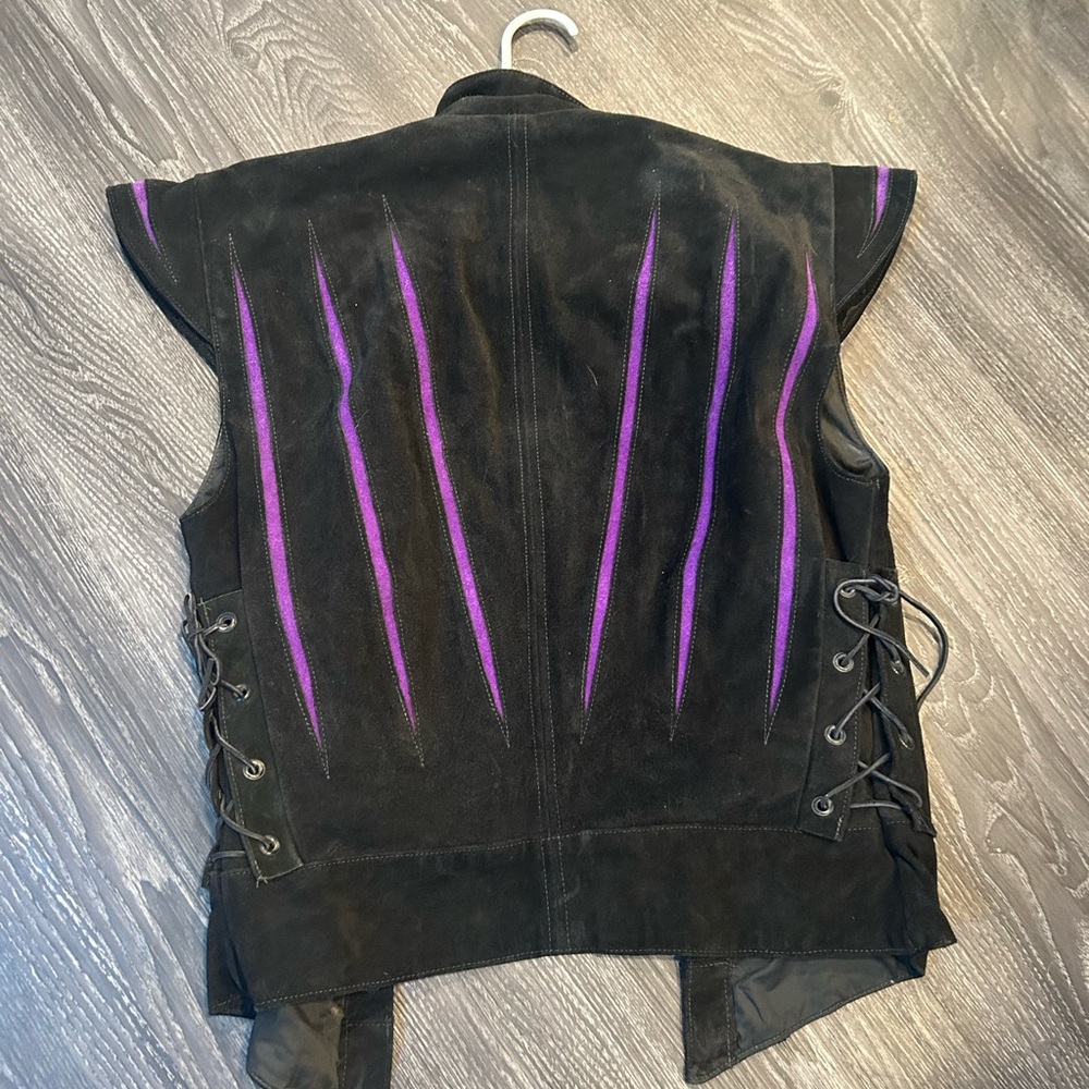Vintage black & purple vest lace up sides- estimate of S/M - see measurements - Picture 8 of 8